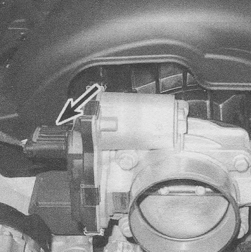 Chevrolet Silverado Fuel and exhaust systems _ Disconnect the throttle body electrical connector